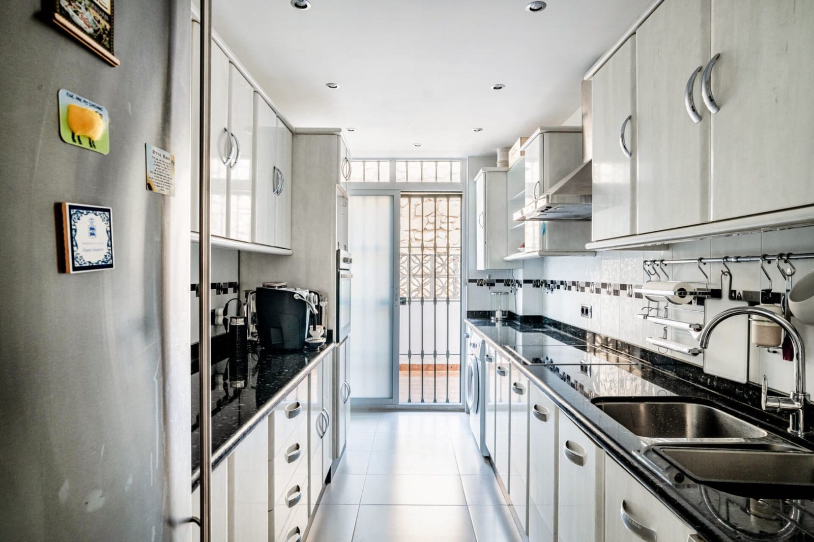 2 bedroom Apartment for sale in Fuengirola with pool garage - € 335,000 (Ref: 7824923)