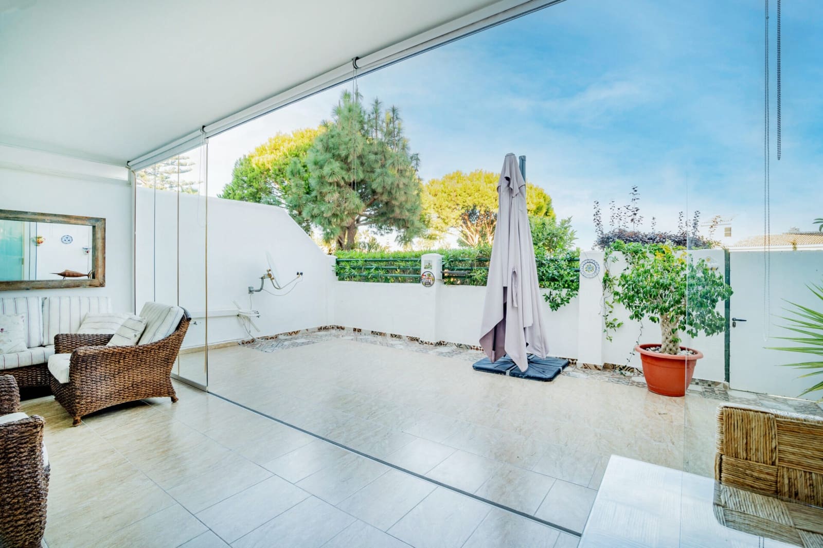 2 bedroom Apartment for sale in Fuengirola with pool garage - € 335,000 (Ref: 7824923)