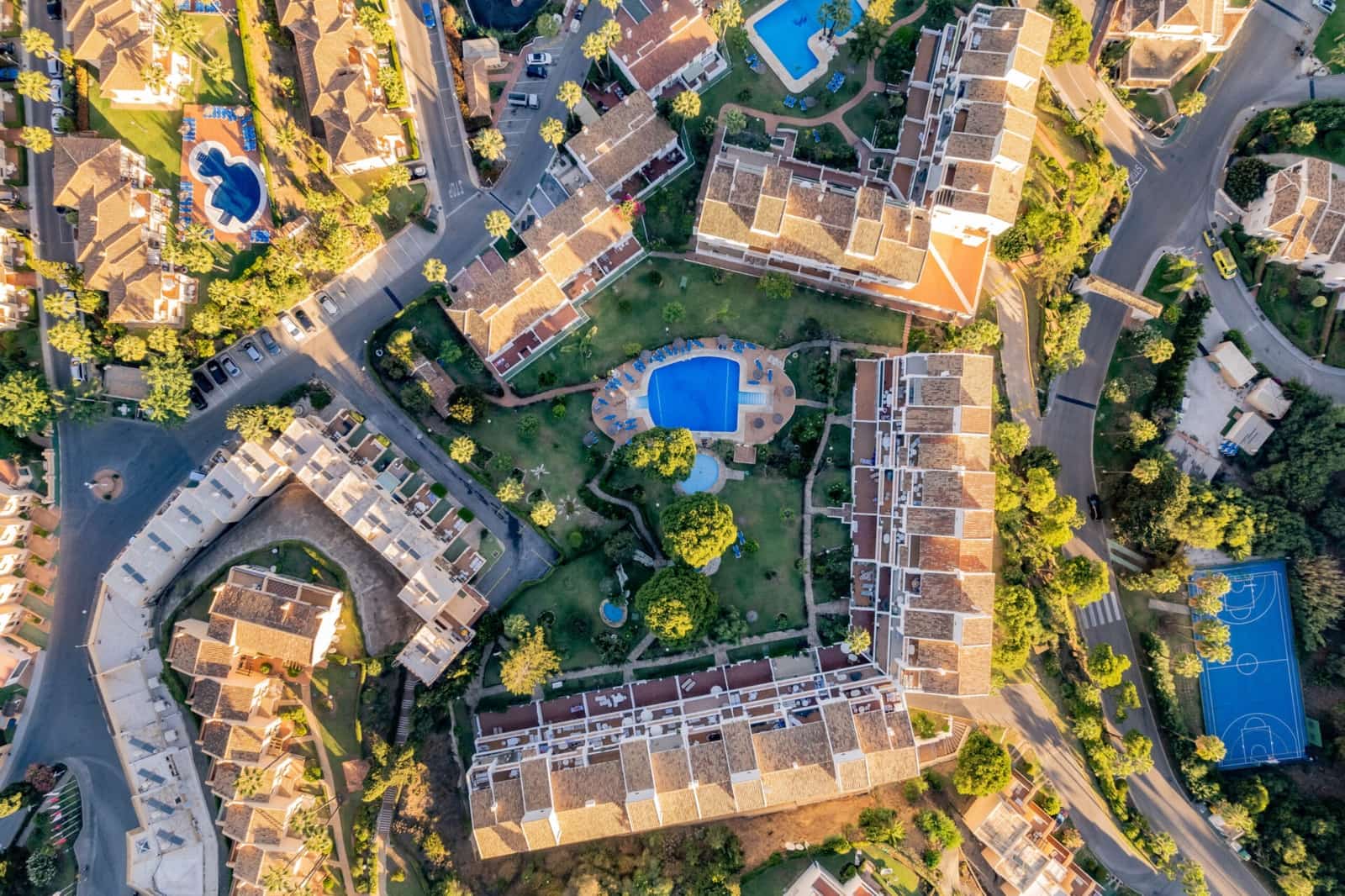 2 bedroom Apartment for sale in Fuengirola with pool garage - € 335,000 (Ref: 7824923)