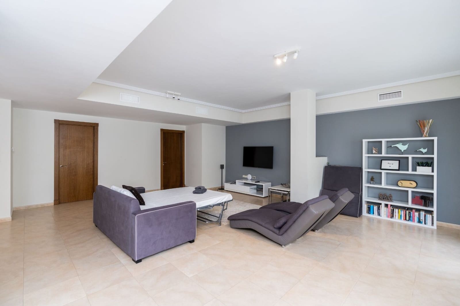 4 bedroom Villa for sale in Benahavis with pool - € 1,275,000 (Ref: 7948246)