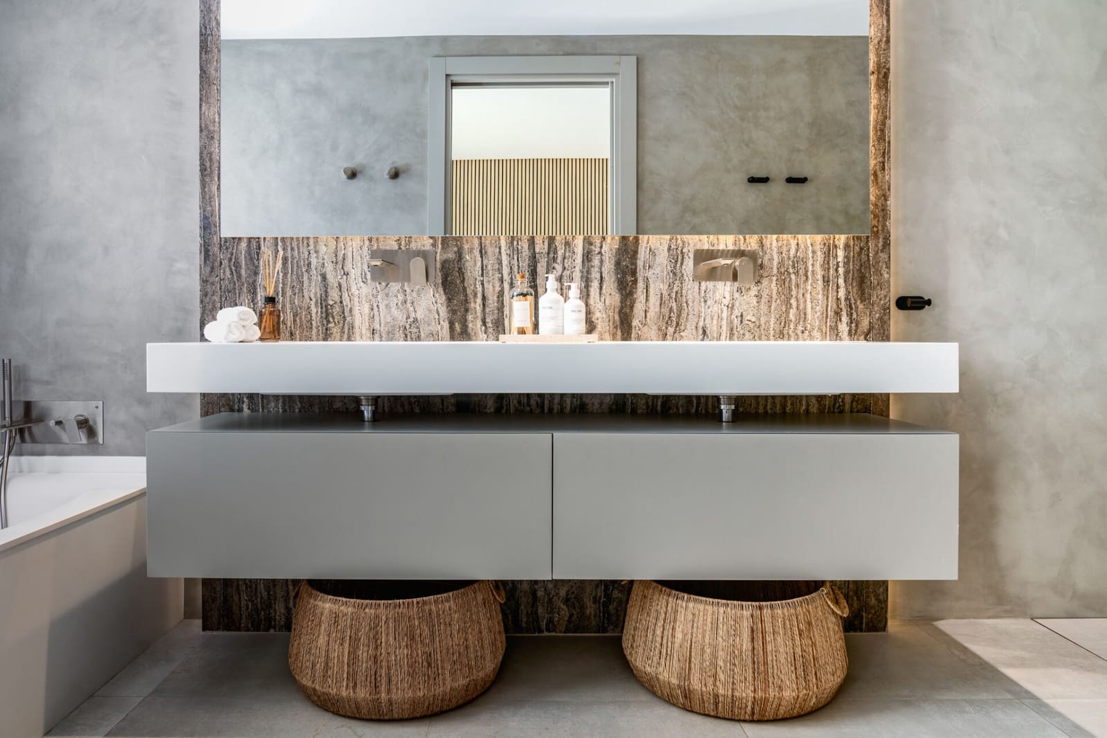 5 slaapkamer Villa te koop in Nueva Andalucia met zwembad garage - € 4.500.000 (Ref: 7969044)