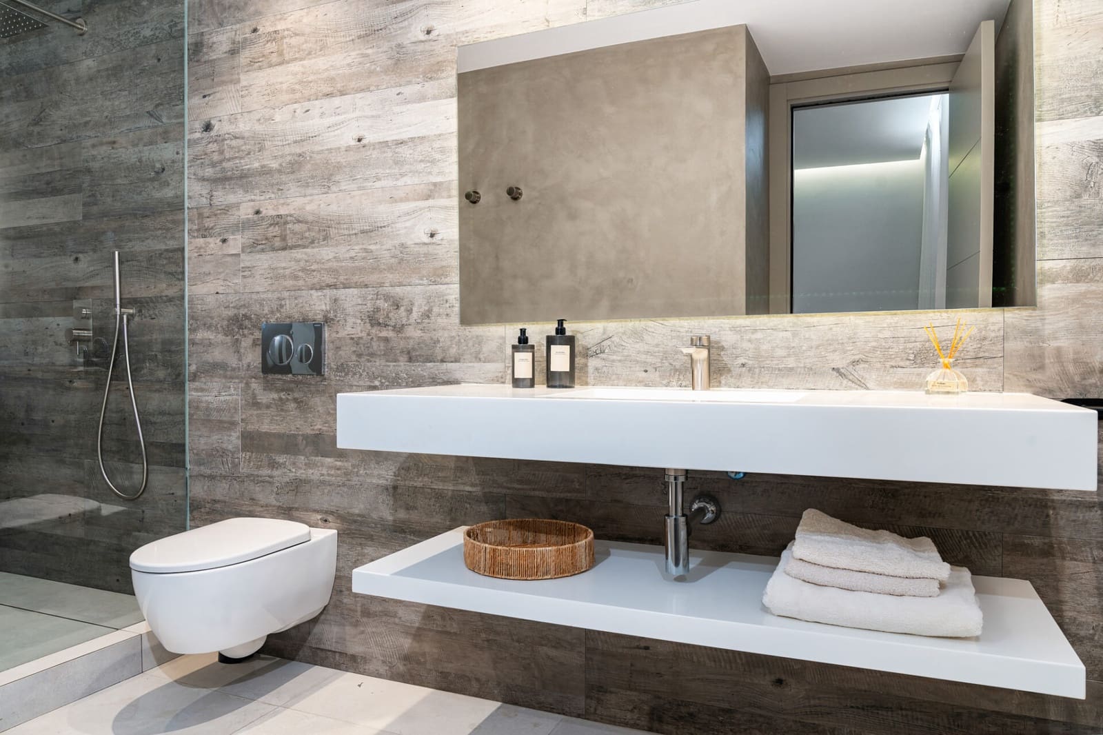 5 slaapkamer Villa te koop in Nueva Andalucia met zwembad garage - € 4.500.000 (Ref: 7969044)