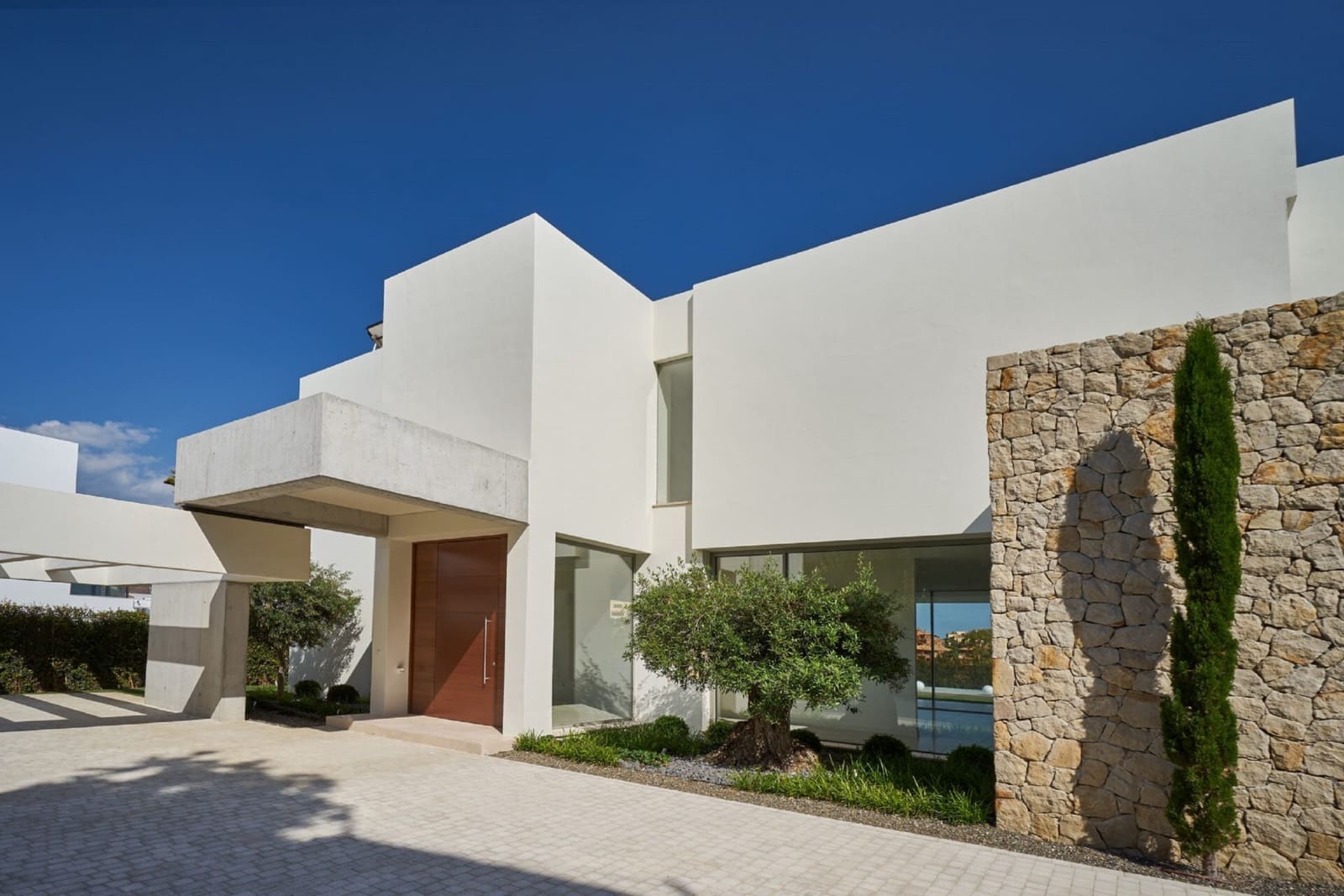 5 bedroom Villa for sale in Benahavis with pool - € 4,250,000 (Ref: 7984676)