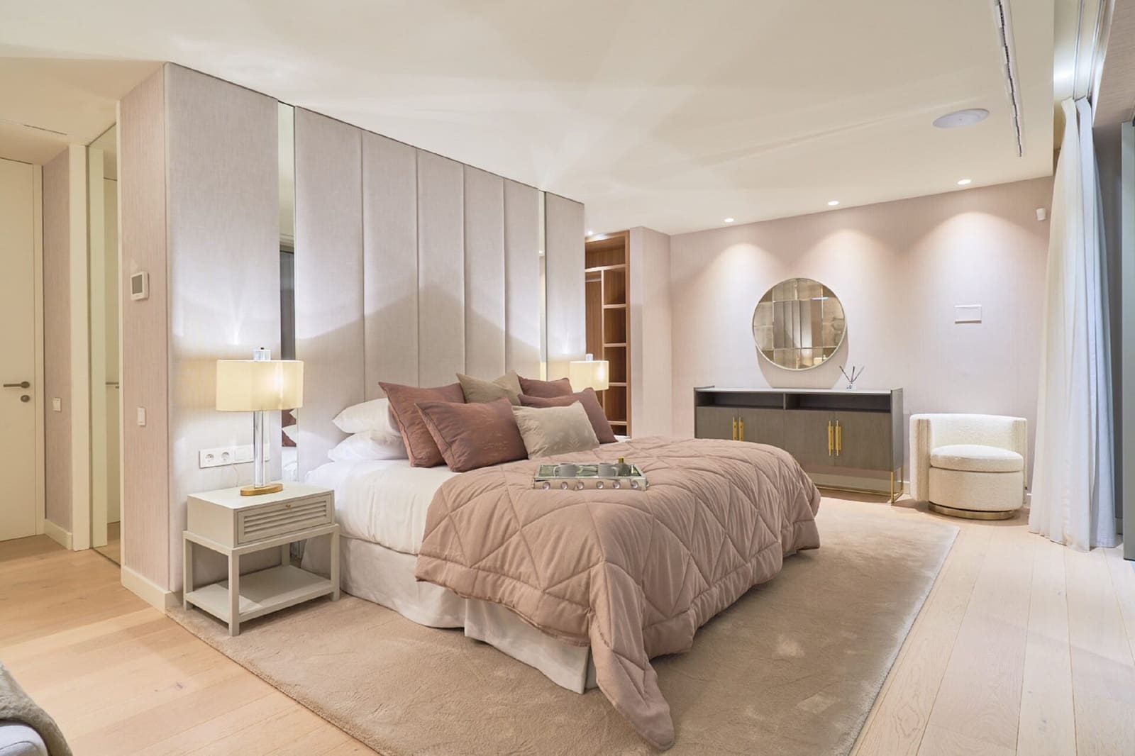 5 bedroom Villa for sale in Benahavis with pool - € 4,250,000 (Ref: 7984676)