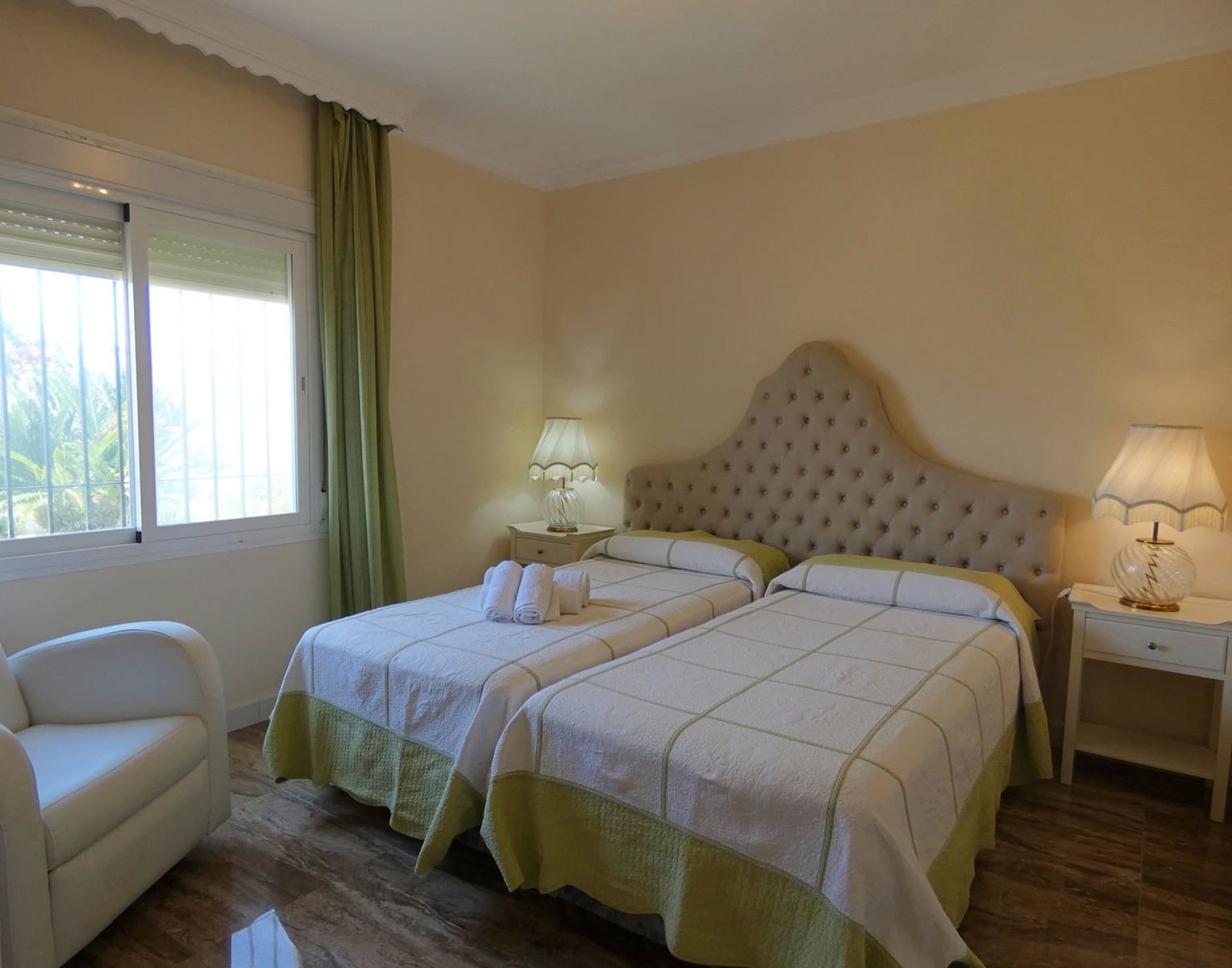 4 sypialnia Willa na sprzedaż w Elviria z basenem - 2 550 000 € (Ref: 8084905)