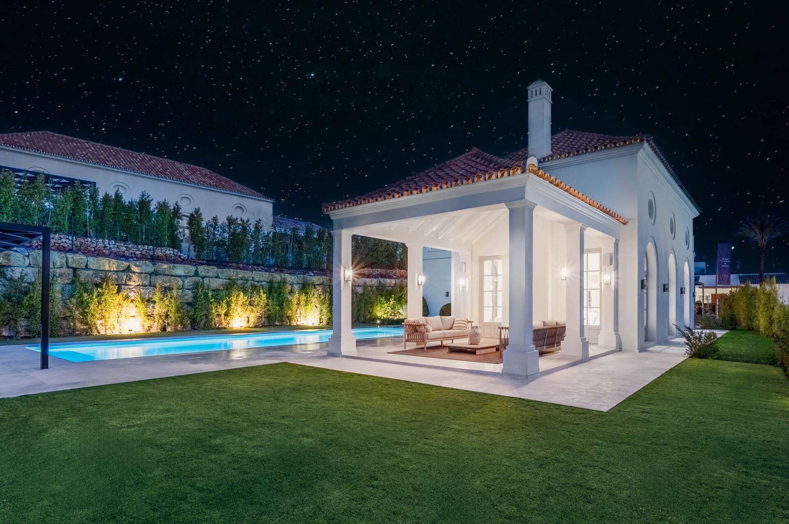 4 makuuhuone Huvila myytävänä paikassa Nueva Andalucia mukana uima-altaan - 4 595 000 € (Ref: 8210218)