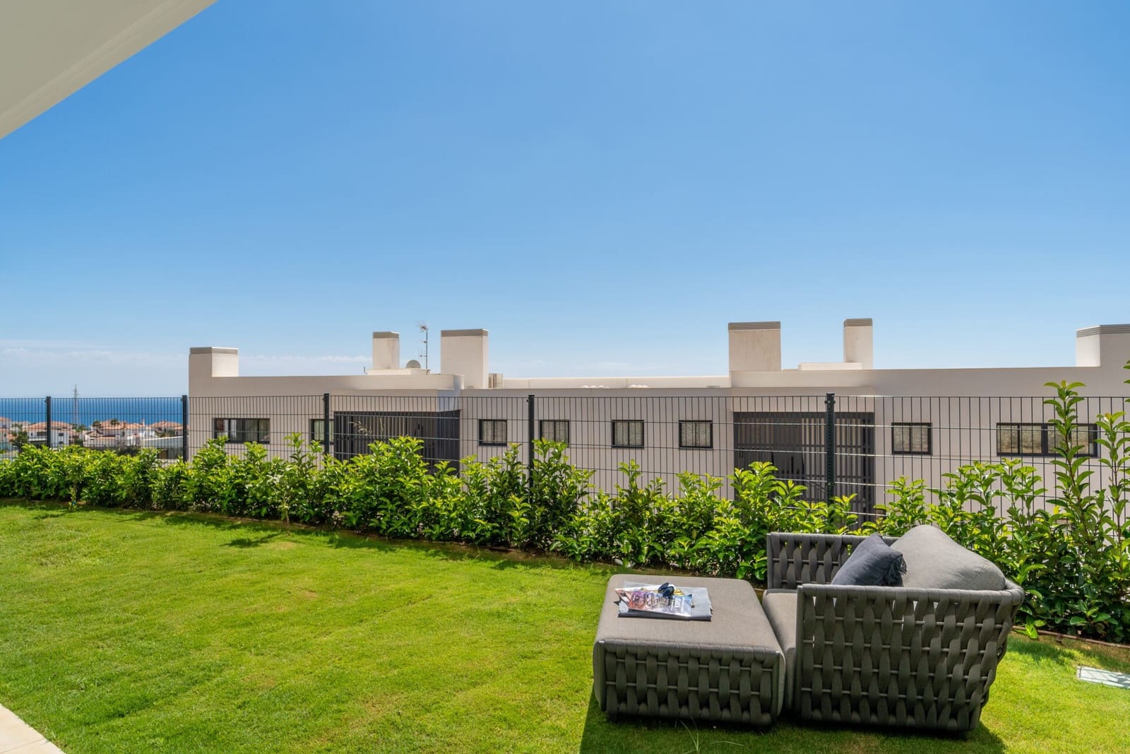 3 bedroom Apartment for sale in Fuengirola with pool garage - € 1,067,000 (Ref: 8210219)