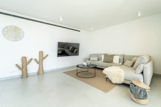 3 bedroom Apartment for sale in Fuengirola with pool garage - € 1,067,000 (Ref: 8210219)