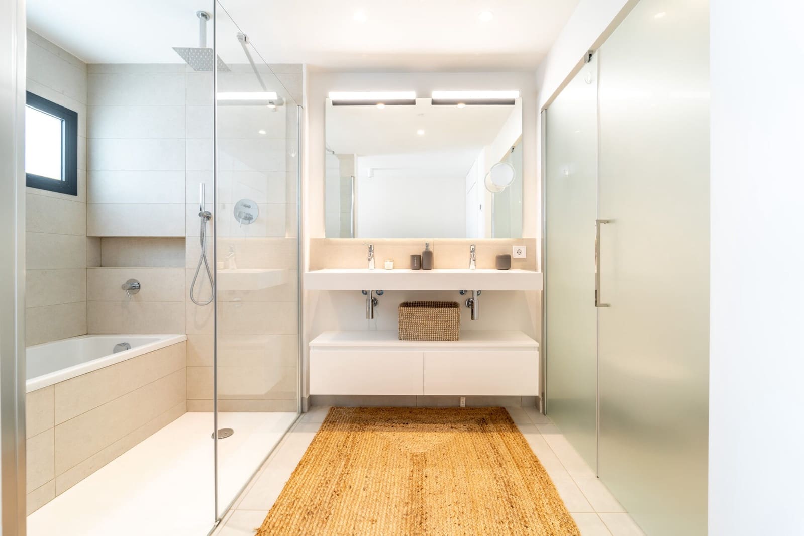 3 bedroom Apartment for sale in Fuengirola with pool garage - € 1,067,000 (Ref: 8210219)