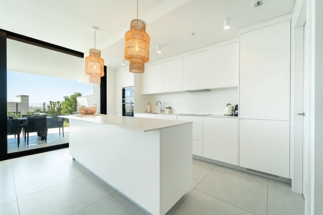 3 bedroom Apartment for sale in Fuengirola with pool garage - € 1,067,000 (Ref: 8210219)