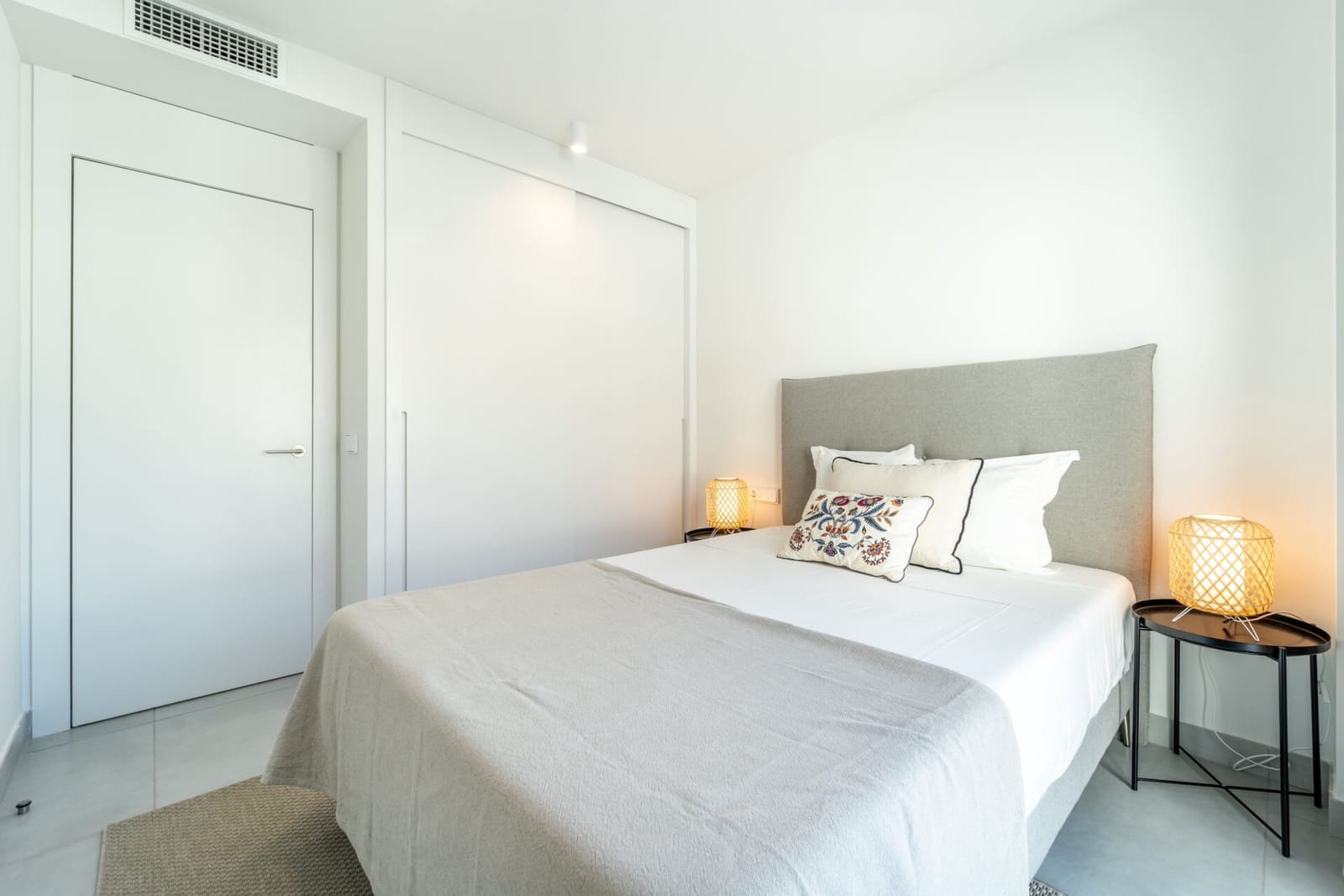 3 bedroom Apartment for sale in Fuengirola with pool garage - € 1,067,000 (Ref: 8210219)