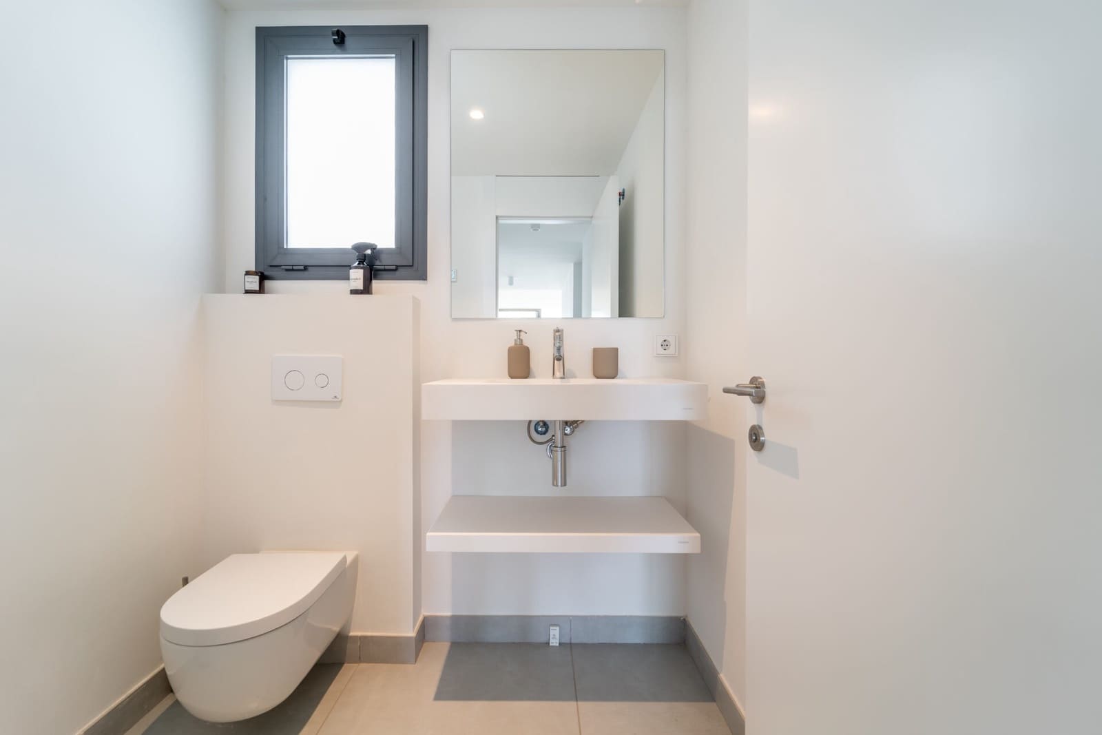 3 bedroom Apartment for sale in Fuengirola with pool garage - € 1,067,000 (Ref: 8210219)