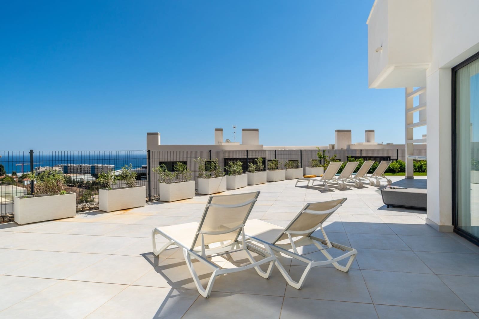 3 bedroom Apartment for sale in Fuengirola with pool garage - € 1,067,000 (Ref: 8210219)