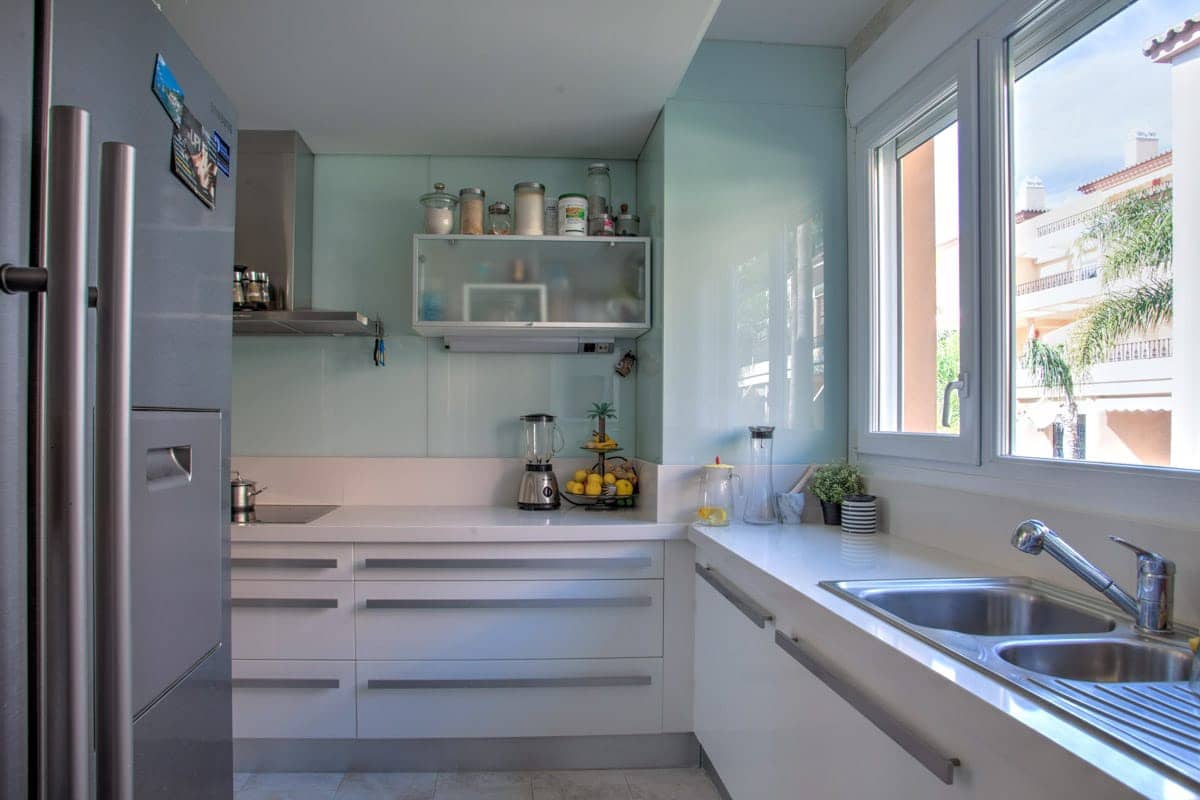 2 bedroom Apartment for sale in Nueva Andalucia with pool garage - € 750,000 (Ref: 8210220)