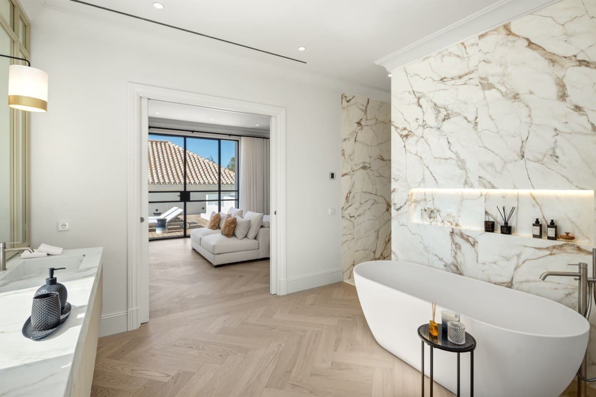 6 makuuhuone Huvila myytävänä paikassa Marbella mukana uima-altaan 
autotalli - 8 975 000 € (Ref: 8302700)