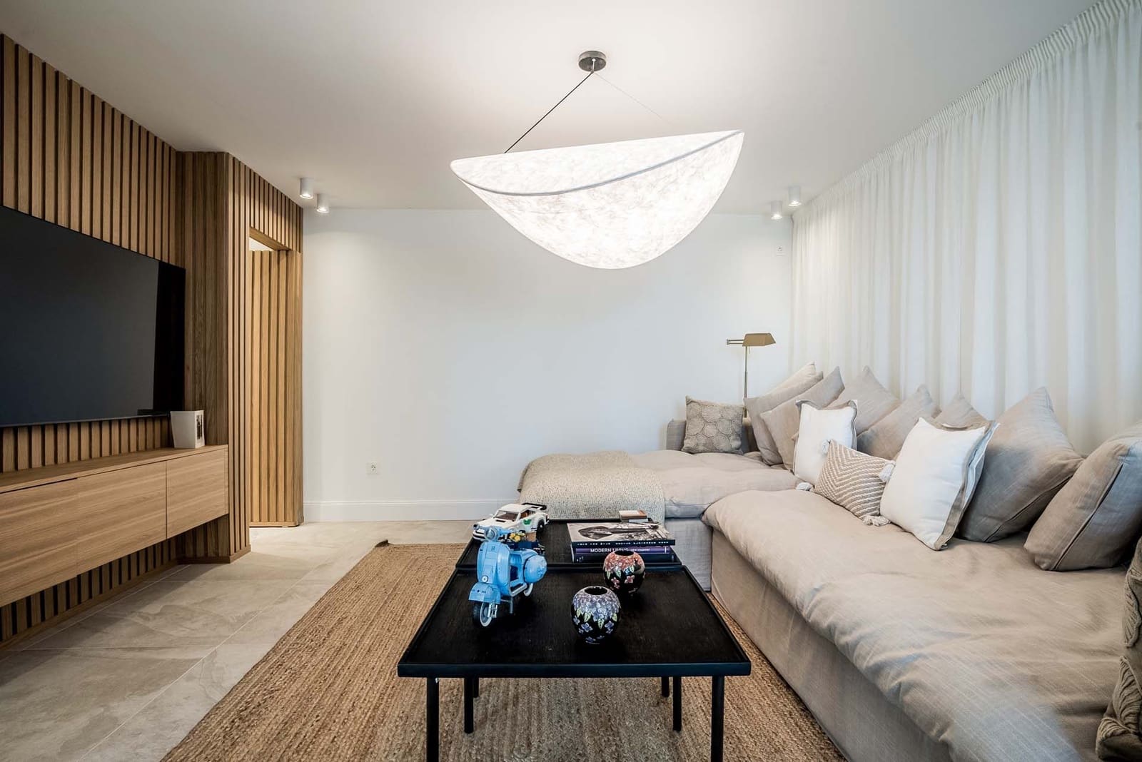 5 makuuhuone Huvila myytävänä paikassa Nueva Andalucia mukana uima-altaan 
autotalli - 2 950 000 € (Ref: 8302701)