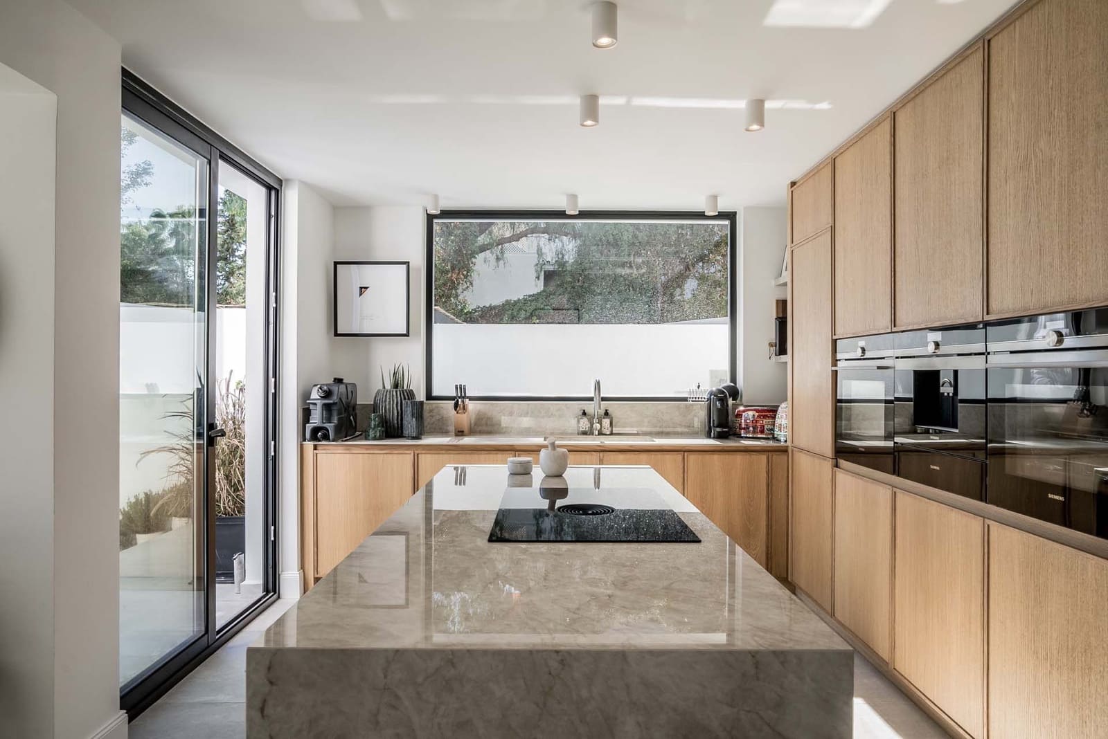 5 makuuhuone Huvila myytävänä paikassa Nueva Andalucia mukana uima-altaan 
autotalli - 2 950 000 € (Ref: 8302701)