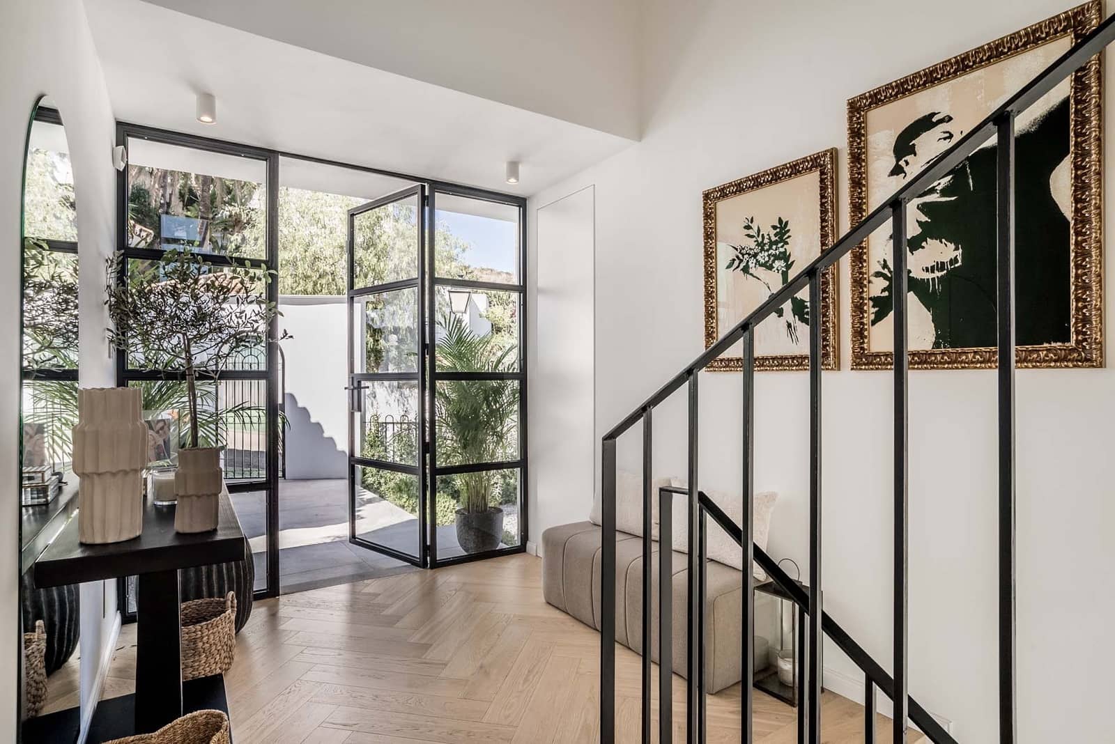 5 makuuhuone Huvila myytävänä paikassa Nueva Andalucia mukana uima-altaan 
autotalli - 2 950 000 € (Ref: 8302701)