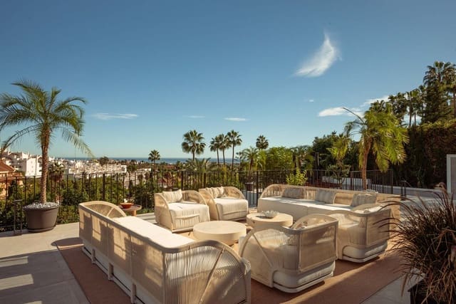 5 makuuhuone Huvila myytävänä paikassa Nueva Andalucia, Marbella mukana uima-altaan 
autotalli - 2 950 000 € (Ref: 8302701)