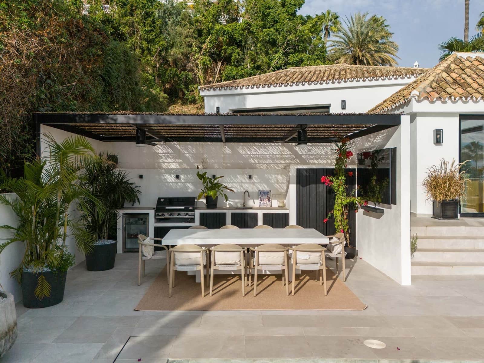 5 makuuhuone Huvila myytävänä paikassa Nueva Andalucia mukana uima-altaan 
autotalli - 2 950 000 € (Ref: 8302701)