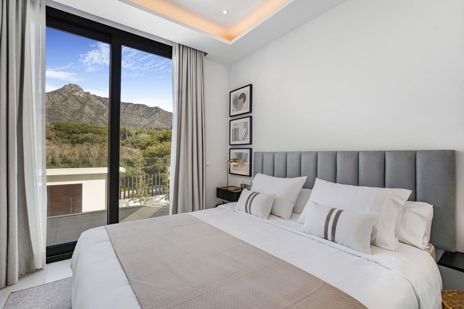 6 soverom Villa til salgs i Golden Mile med svømmebasseng garasje - € 5 900 000 (Ref: 8302709)