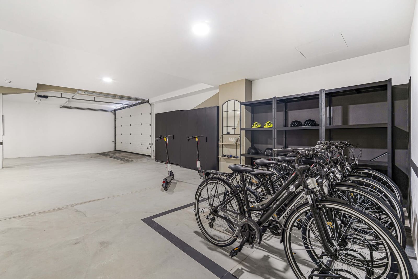 6 soverom Villa til salgs i Golden Mile med svømmebasseng garasje - € 5 900 000 (Ref: 8302709)