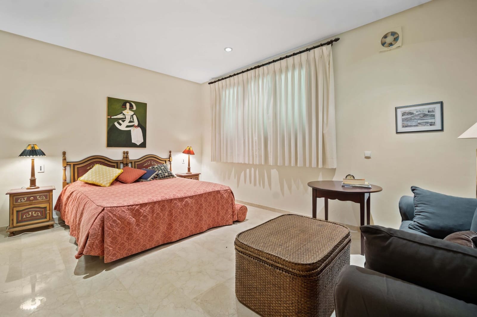 5 bedroom Villa for sale in Marbella with pool garage - € 2,650,000 (Ref: 8302710)