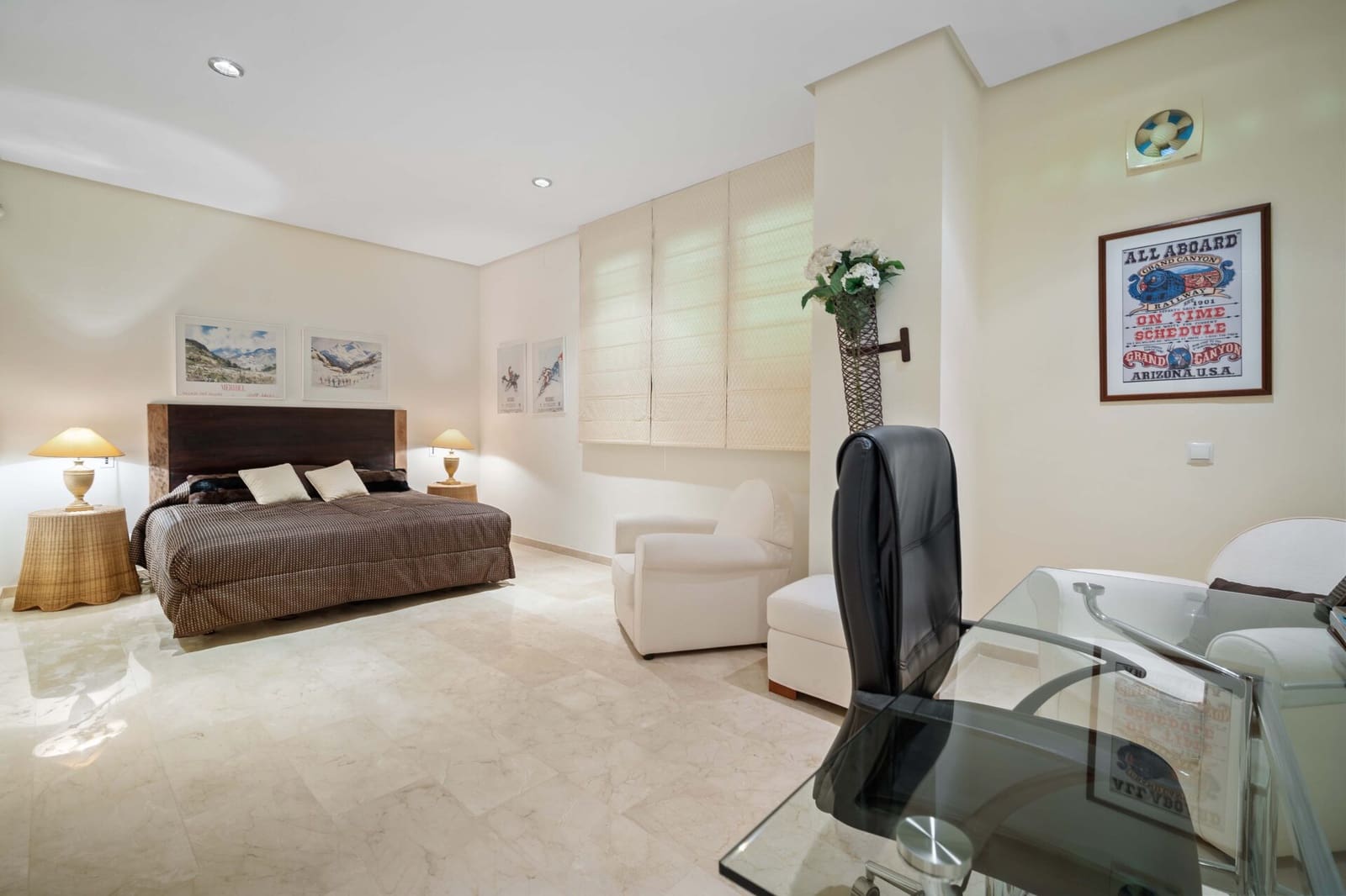 5 bedroom Villa for sale in Marbella with pool garage - € 2,650,000 (Ref: 8302710)