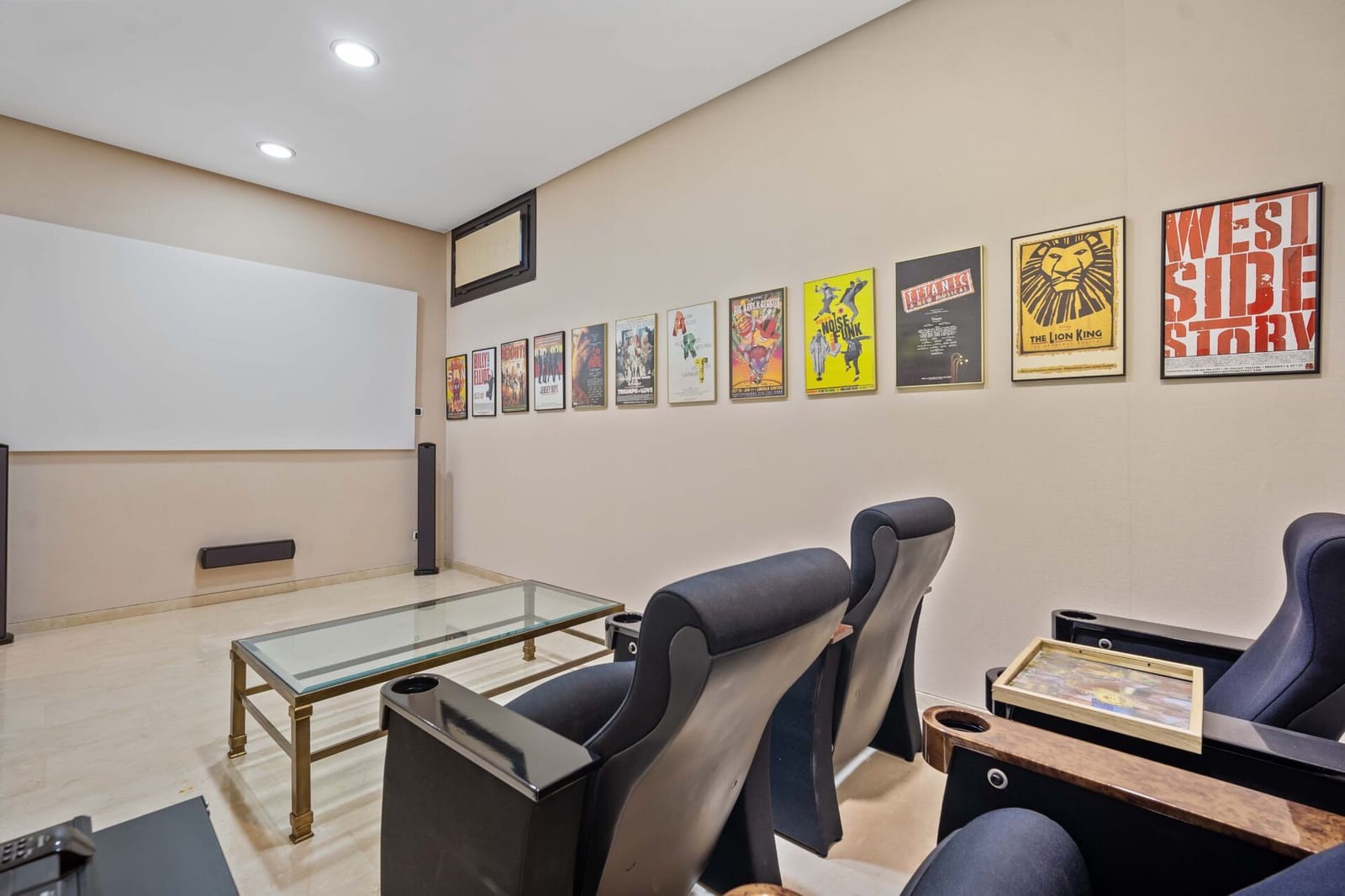 5 bedroom Villa for sale in Marbella with pool garage - € 2,650,000 (Ref: 8302710)