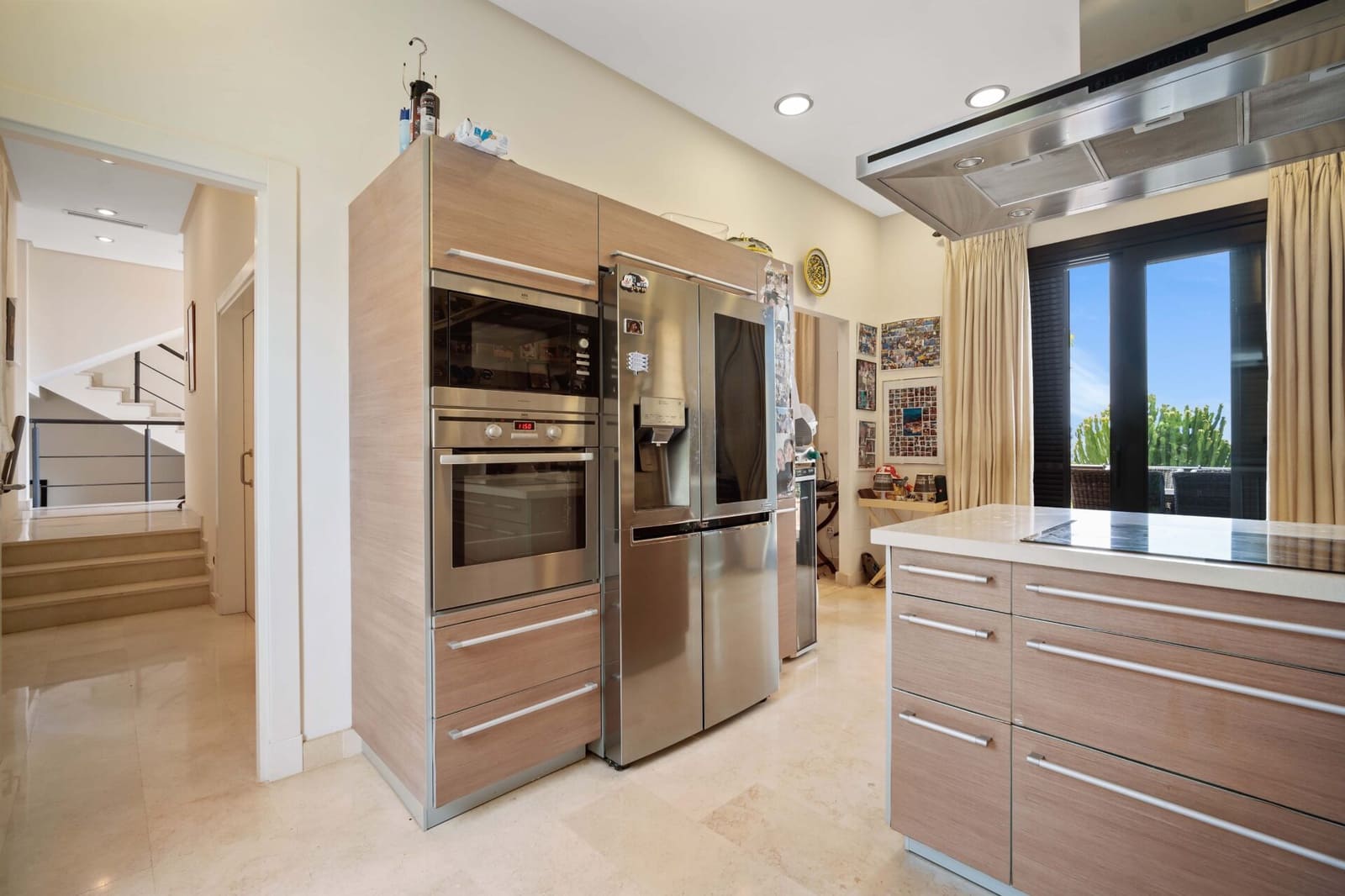 5 bedroom Villa for sale in Marbella with pool garage - € 2,650,000 (Ref: 8302710)