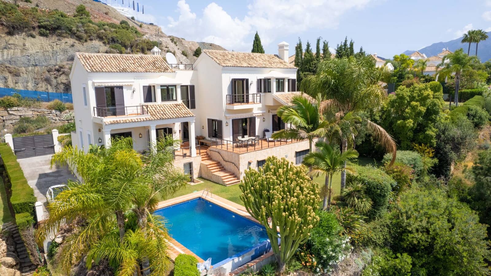 5 bedroom Villa for sale in Marbella with pool garage - € 2,650,000 (Ref: 8302710)