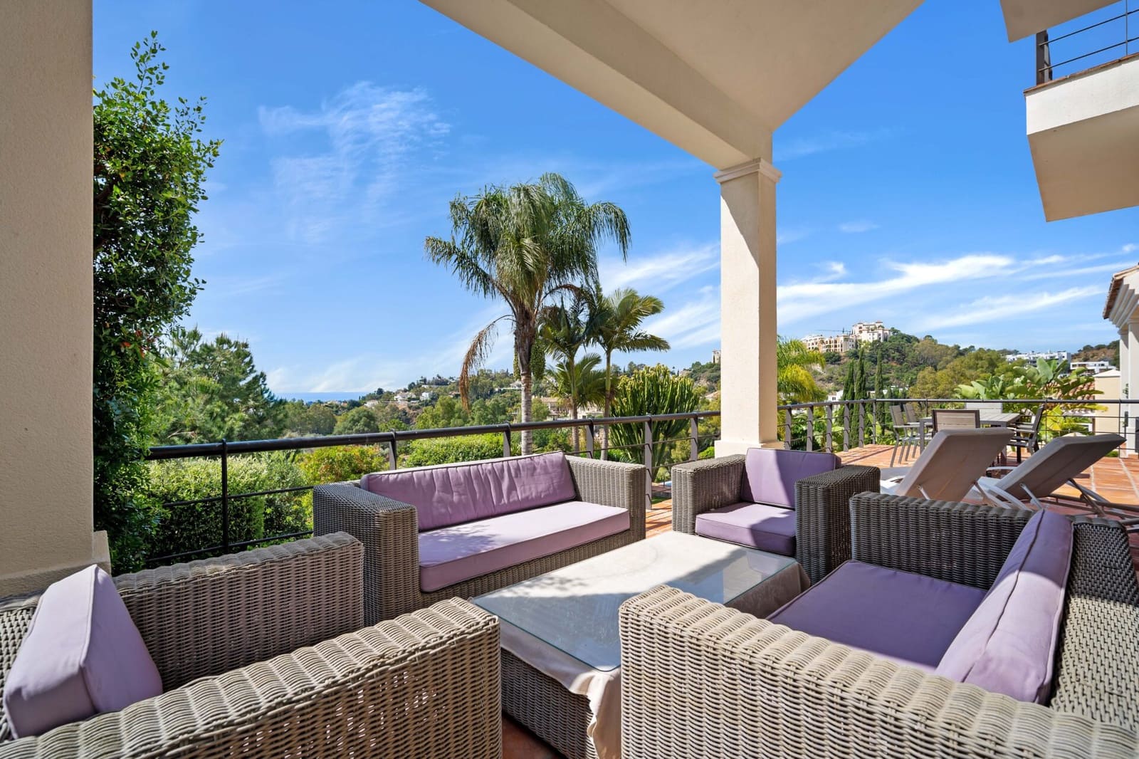 5 bedroom Villa for sale in Marbella with pool garage - € 2,650,000 (Ref: 8302710)