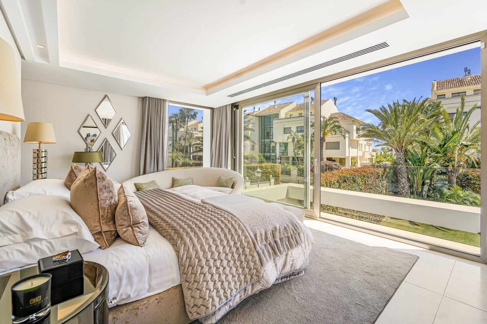 4 bedroom Villa for sale in Golden Mile with pool - € 4,950,000 (Ref: 8302720)