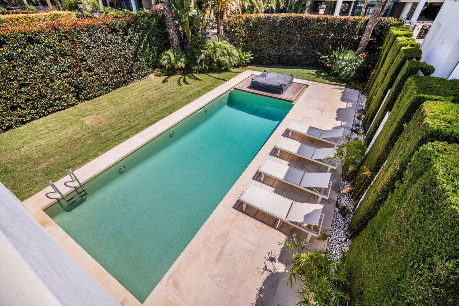 4 bedroom Villa for sale in Golden Mile with pool - € 4,950,000 (Ref: 8302720)