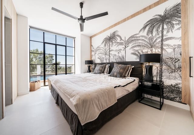 4 bedroom Villa for sale in Marbella with pool - € 2,250,000 (Ref: 8302727)