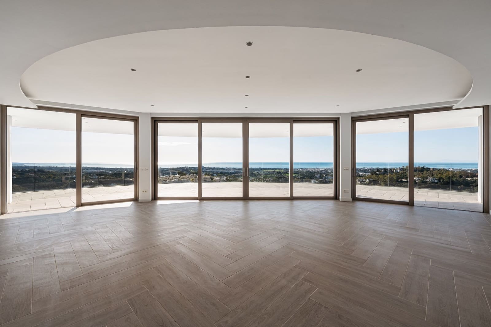 3 bedroom Apartment for sale in La Quinta with pool garage - € 3,500,000 (Ref: 8302730)