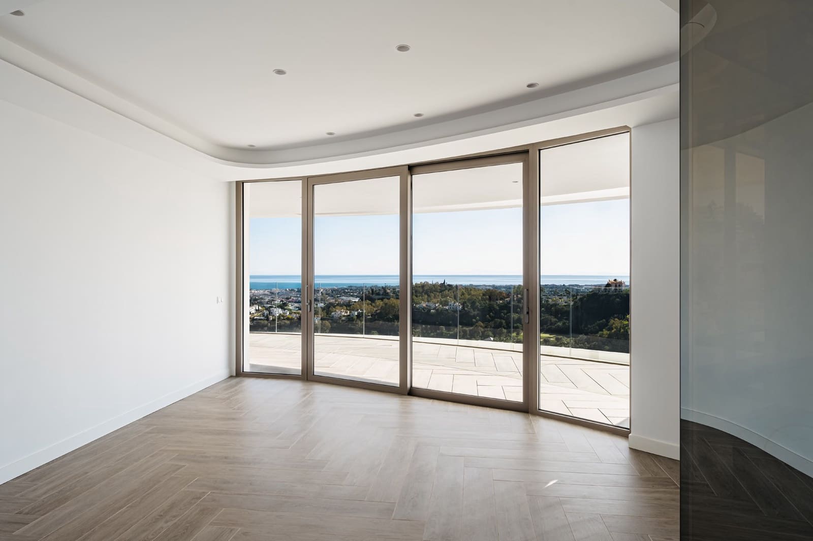 3 bedroom Apartment for sale in La Quinta with pool garage - € 3,500,000 (Ref: 8302730)