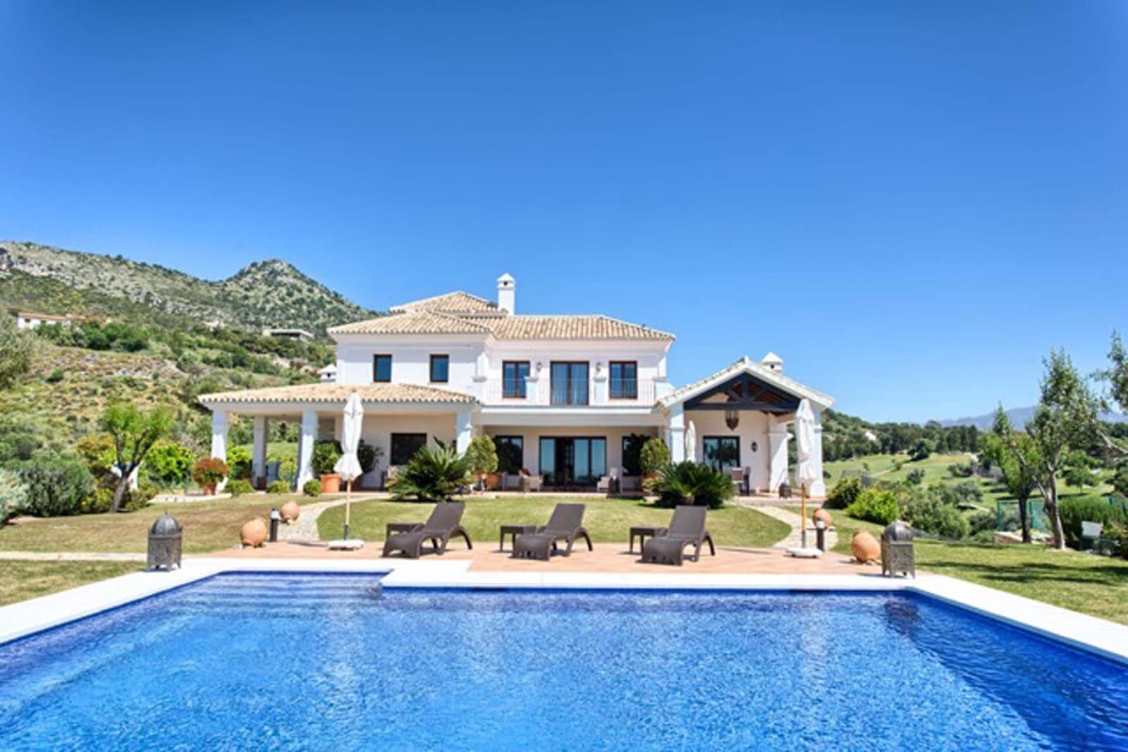 5 bedroom Villa for sale in Marbella with pool garage - € 3,695,000 (Ref: 8308159)
