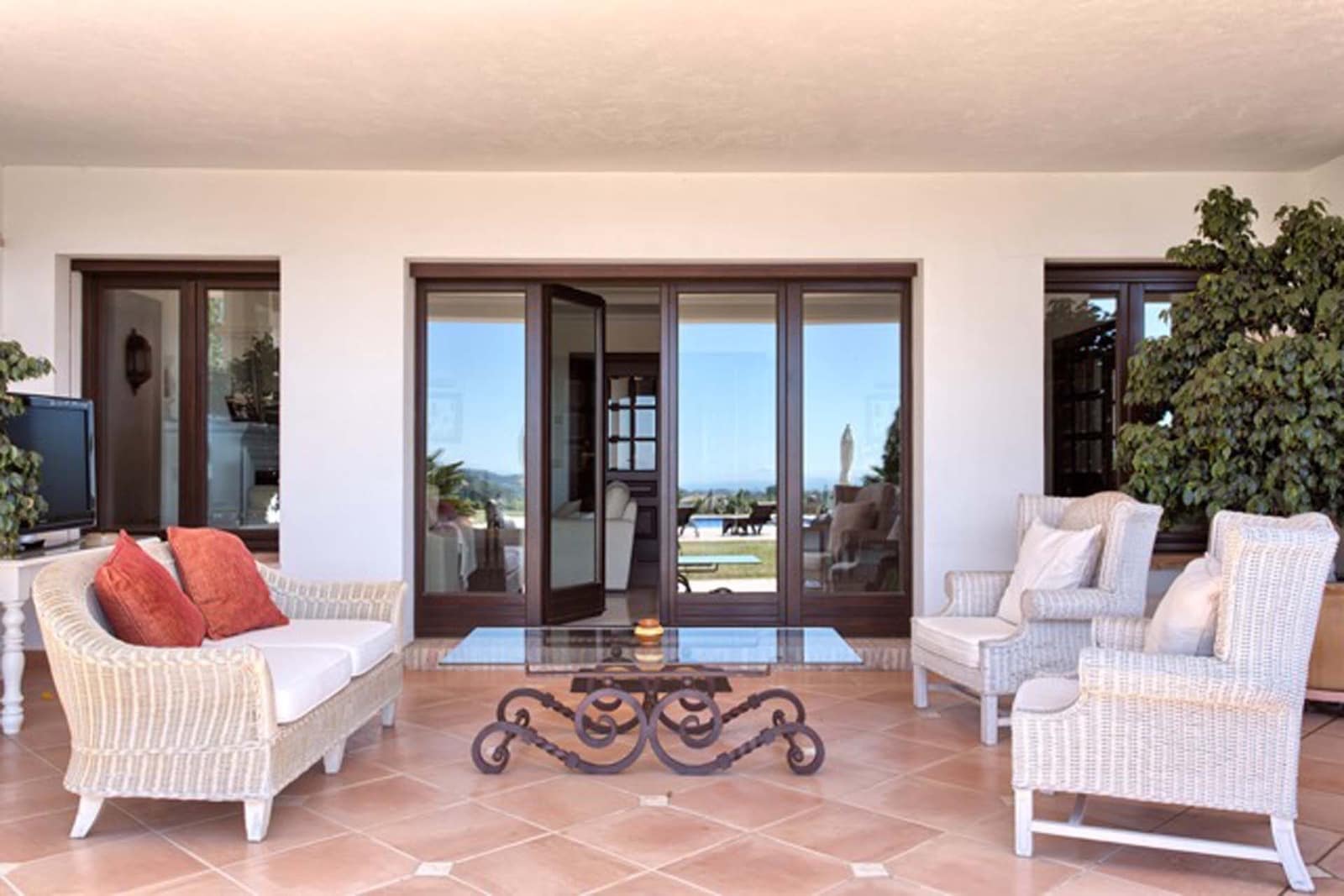 5 bedroom Villa for sale in Marbella with pool garage - € 3,695,000 (Ref: 8308159)