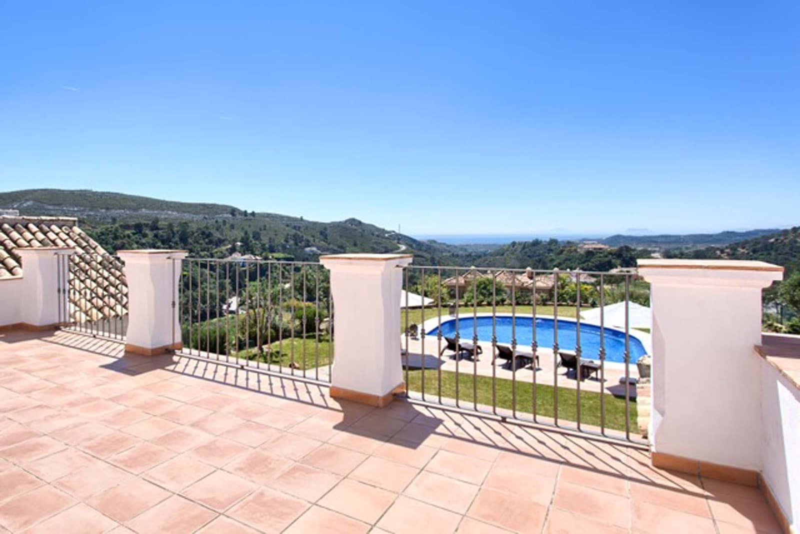 5 bedroom Villa for sale in Marbella with pool garage - € 3,695,000 (Ref: 8308159)