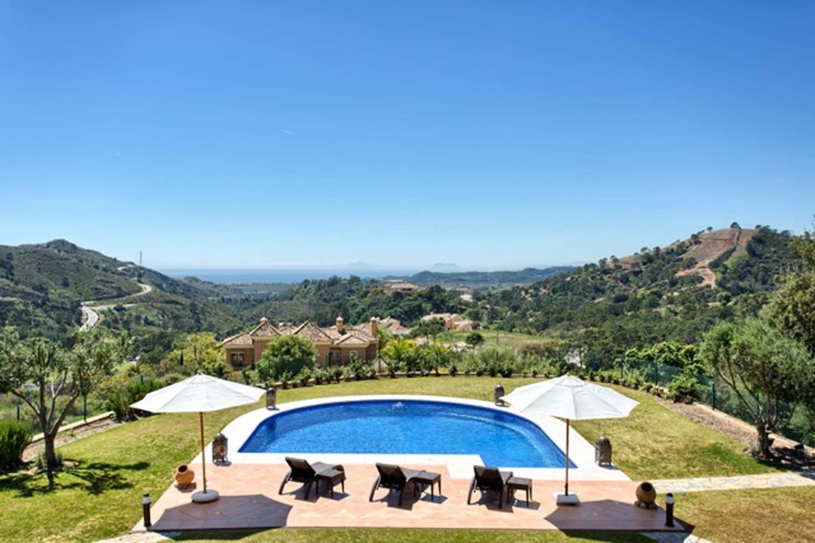 5 bedroom Villa for sale in Marbella with pool garage - € 3,695,000 (Ref: 8308159)