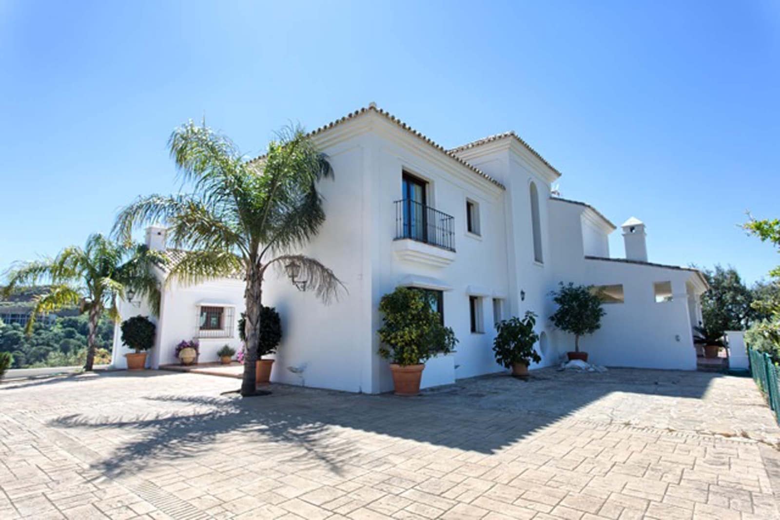 5 bedroom Villa for sale in Marbella with pool garage - € 3,695,000 (Ref: 8308159)