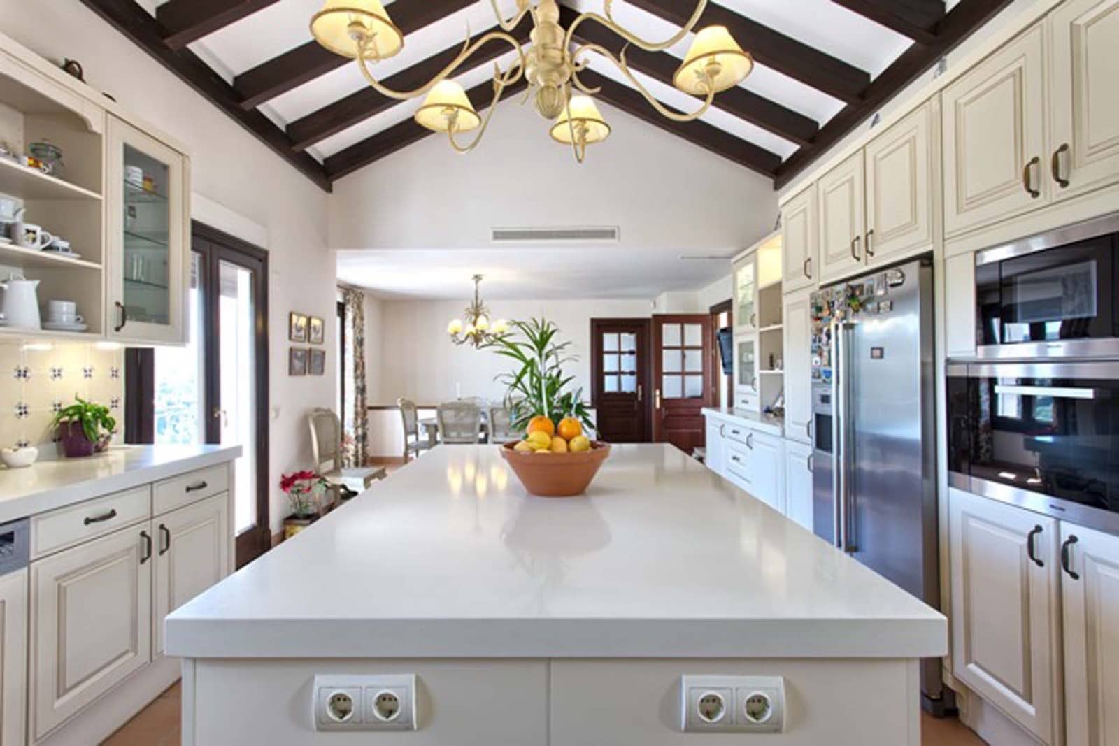 5 bedroom Villa for sale in Marbella with pool garage - € 3,695,000 (Ref: 8308159)