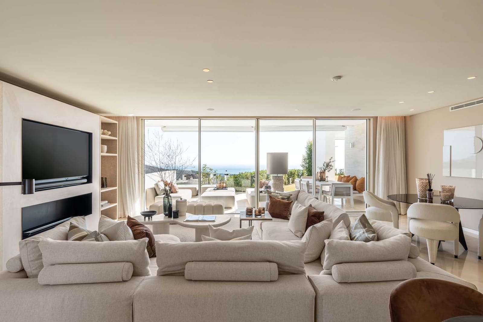 3 bedroom Apartment for sale in Ojen with garage - € 1,795,000 (Ref: 8308160)