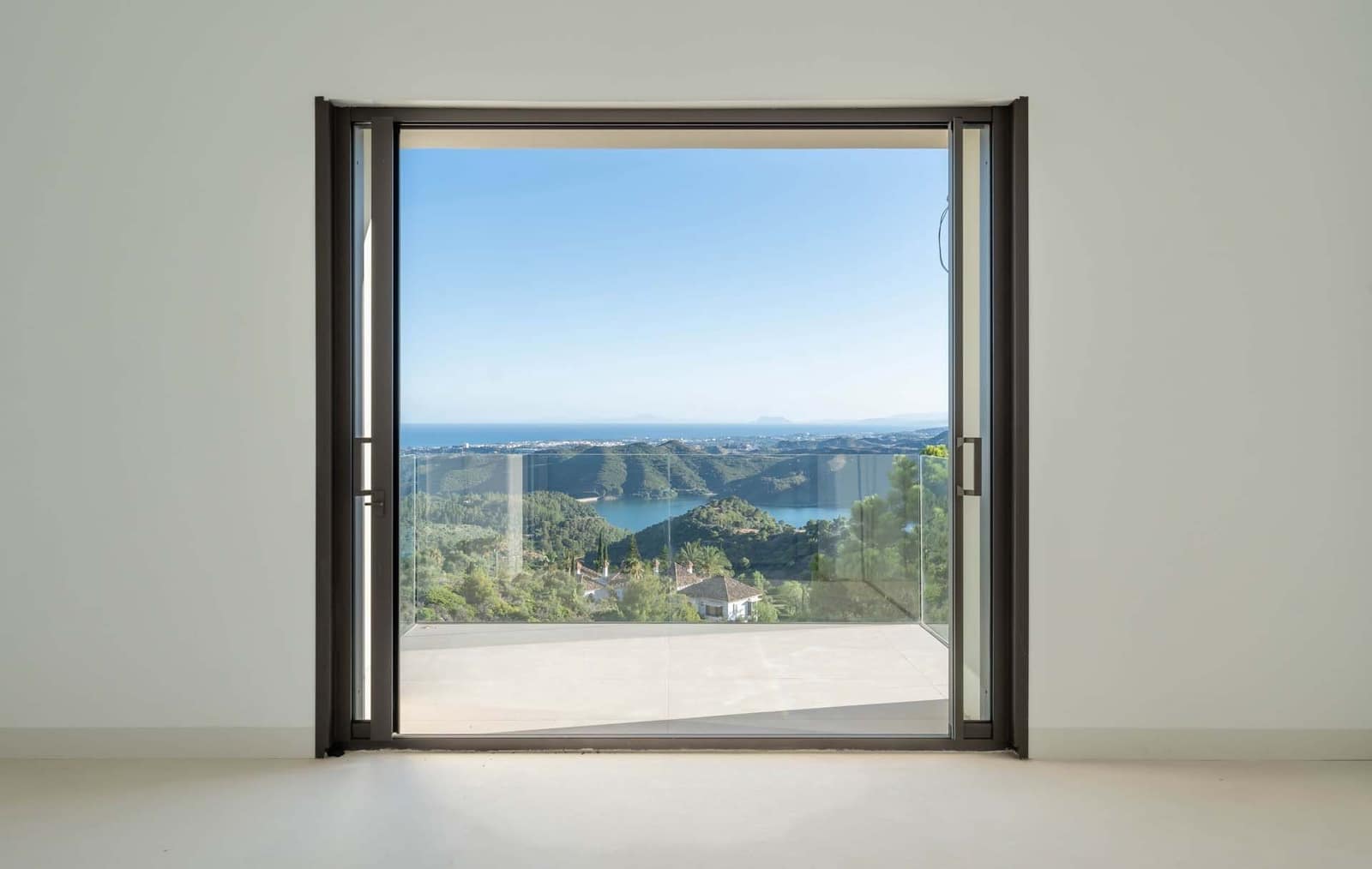 5 soverom Villa til salgs i Istan med garasje - € 2 480 000 (Ref: 8313643)