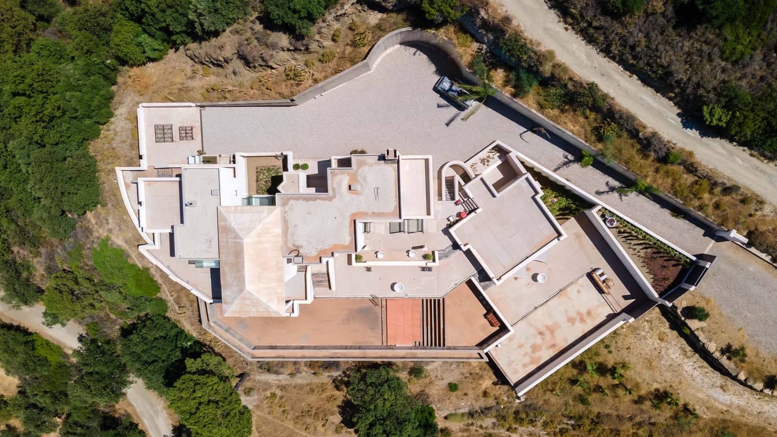 5 soverom Villa til salgs i Istan med garasje - € 2 480 000 (Ref: 8313643)