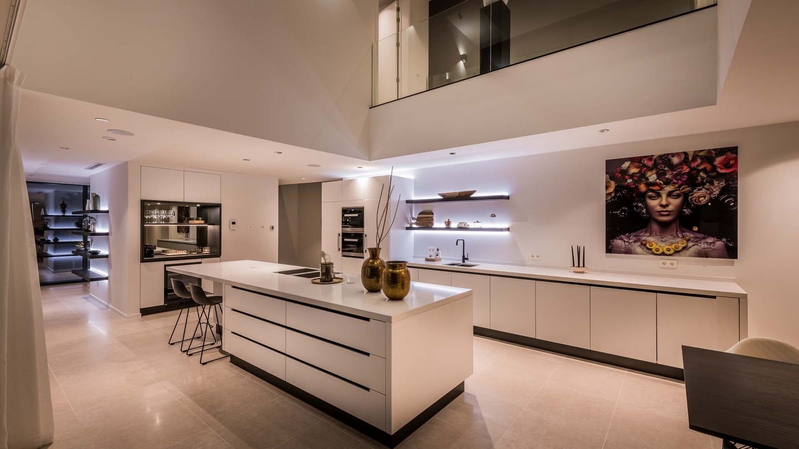 5 bedroom Villa for sale in Benahavis with pool garage - € 5,850,000 (Ref: 8327419)