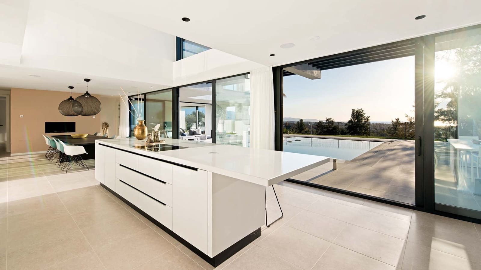 5 bedroom Villa for sale in Benahavis with pool garage - € 5,850,000 (Ref: 8327419)