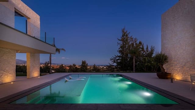 5 bedroom Villa for sale in Benahavís with pool garage - € 5,850,000 (Ref: 8327419)