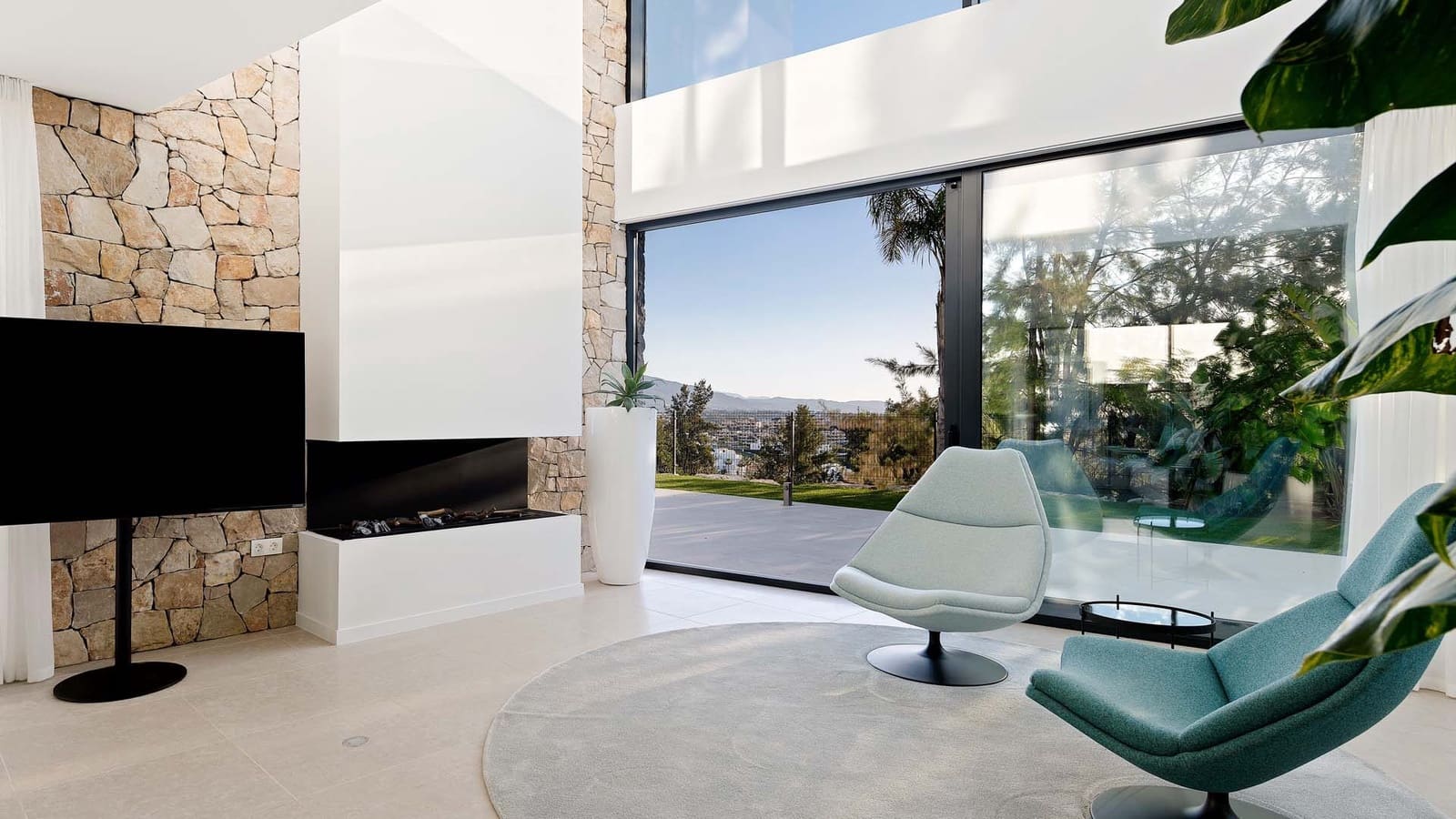 5 bedroom Villa for sale in Benahavis with pool garage - € 5,850,000 (Ref: 8327419)